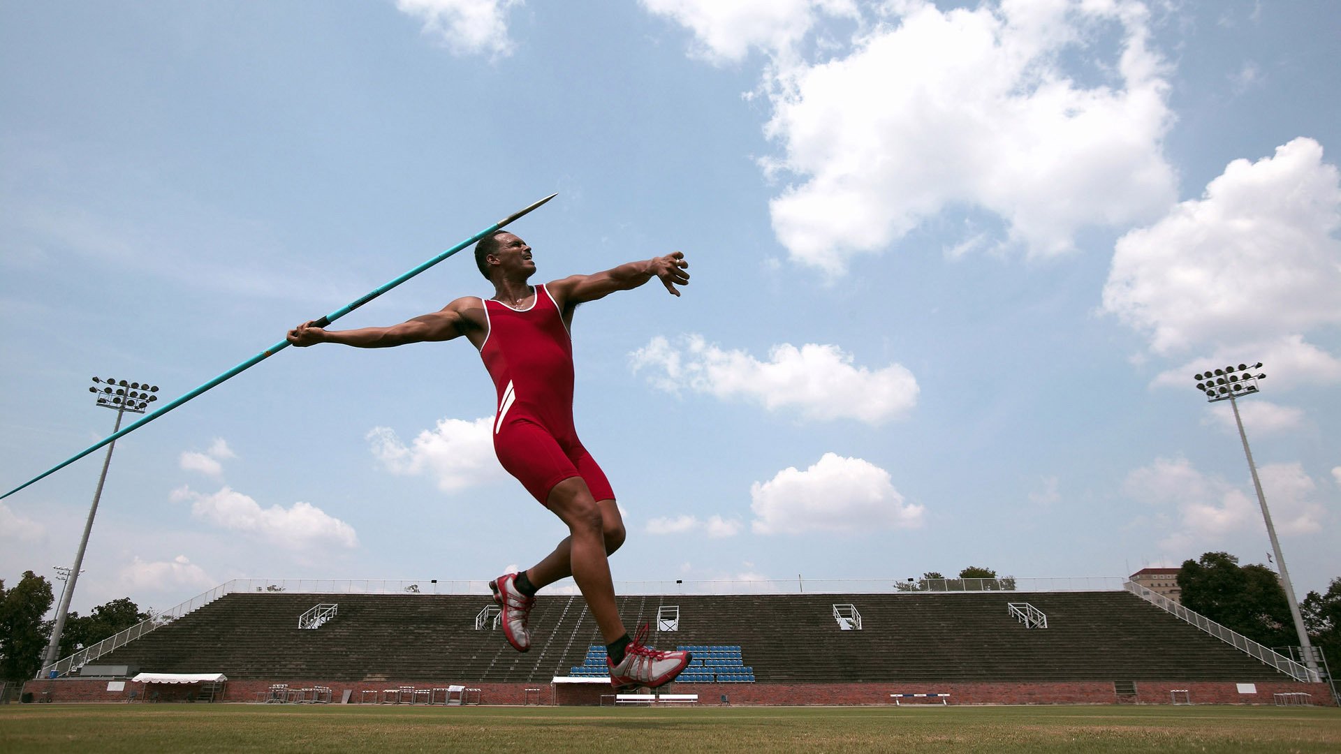 青少年“希望之光”在新疆乌鲁木齐点亮,助力边远地区体育发展